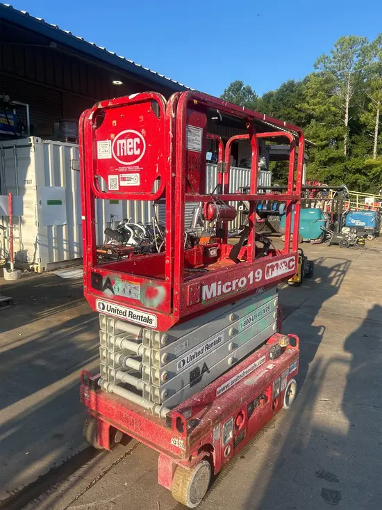 2019 MEC MICRO 19 Scissor Lift