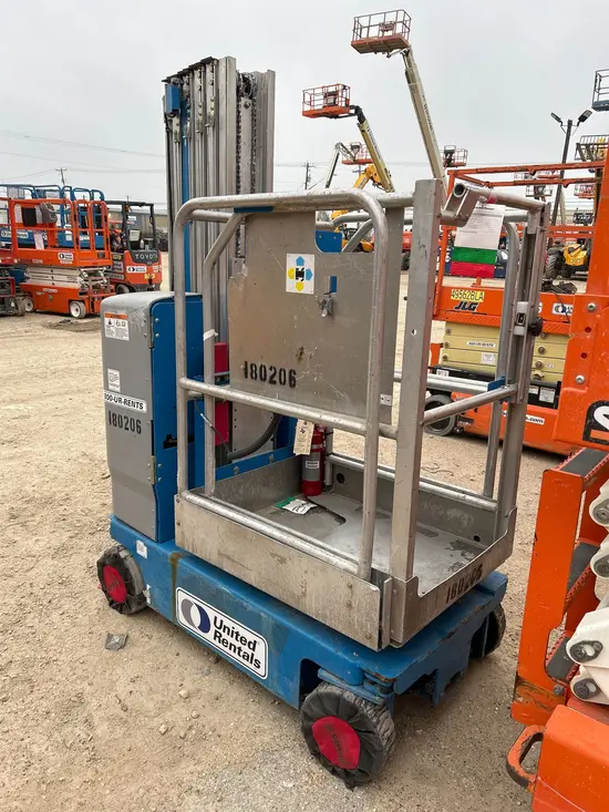 2016 Genie GR-20 Self-Propelled One-Person Lift