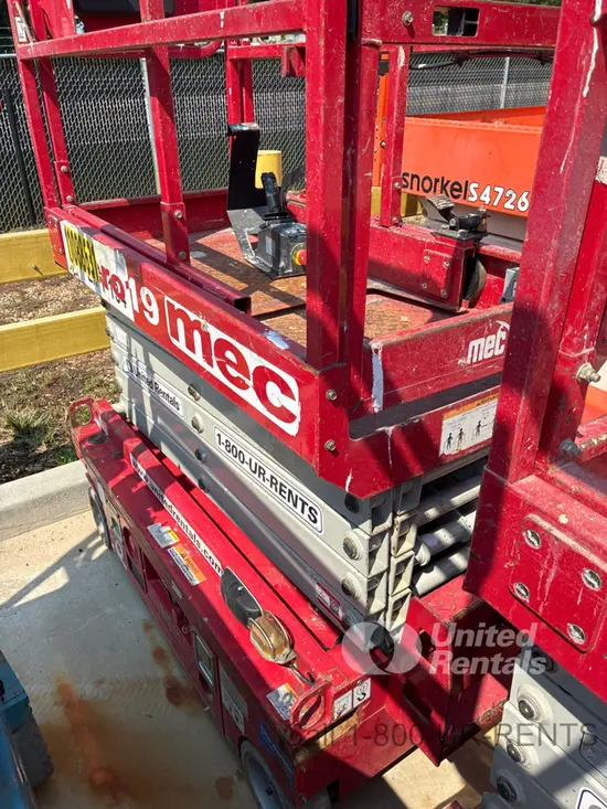 2020 MEC MICRO 19 Scissor Lift