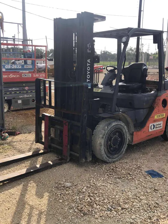 2015 Toyota 8FD35U Forklift