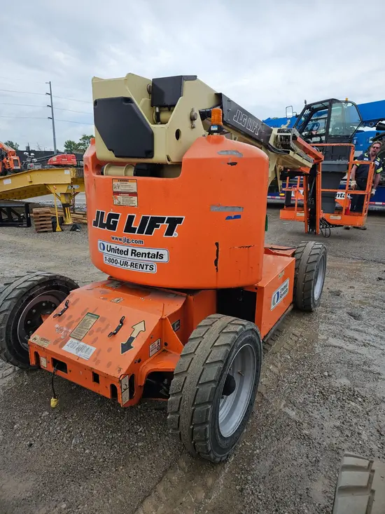 2016 JLG E450AJ Articulating Boom Lift