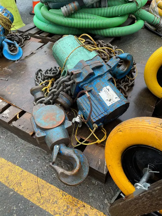2012 JD NEUHAUS PROFI 10T Hoist