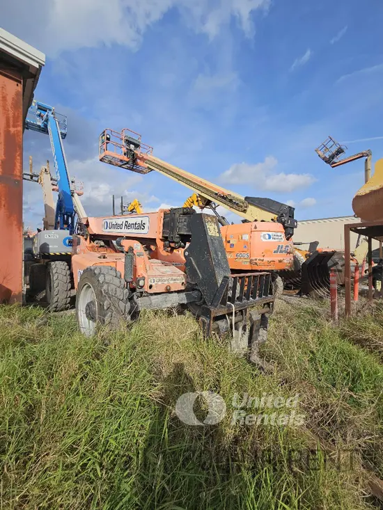 2018 SKYTRAK 8042 Forklift