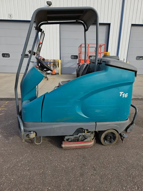 2019 Tennant T-16 Sweeper