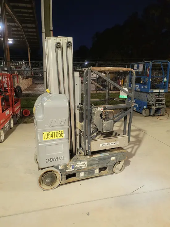 2016 JLG 20MVL Self-Propelled One-Person Lift