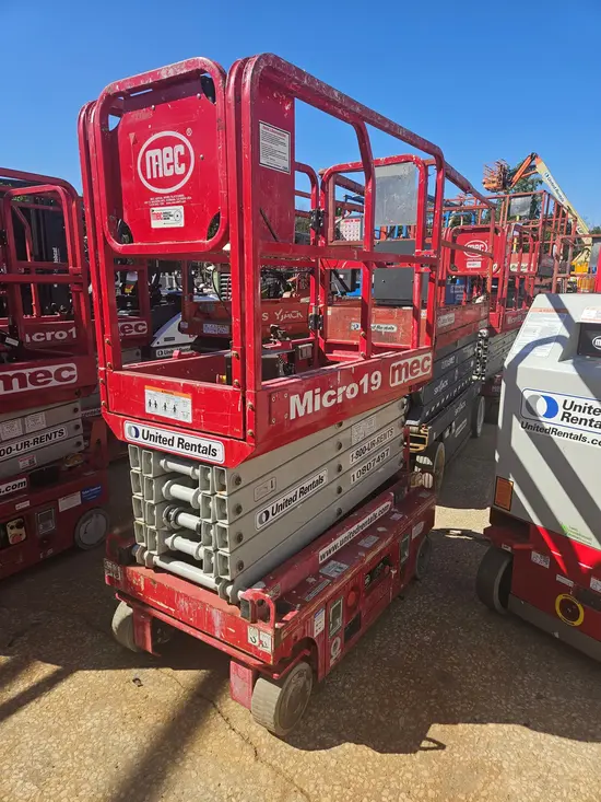2018 MEC MICRO 19 Scissor Lift
