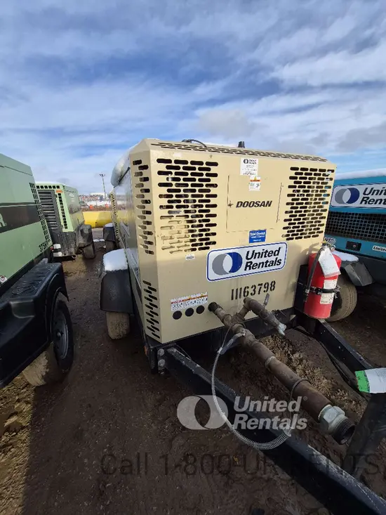 2021 Doosan P425/HP375WCUT4 Air Compressor