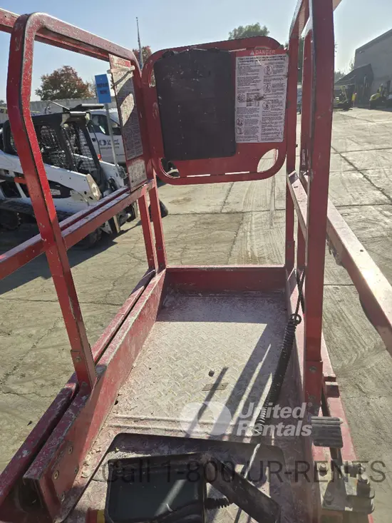 2018 MEC MICRO 19 Scissor Lift
