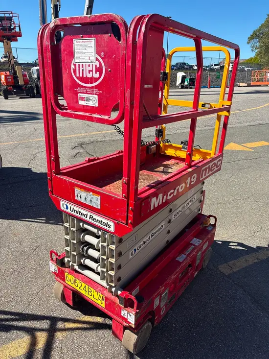 2018 MEC MICRO 19 Scissor Lift