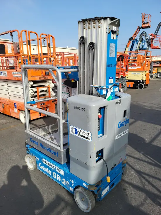 2018 Genie GR-20 Self-Propelled One-Person Lift