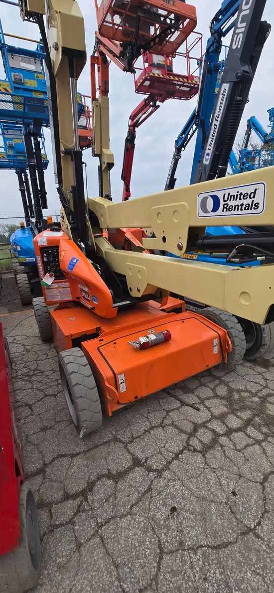 2017 JLG E450AJ Articulating Boom Lift