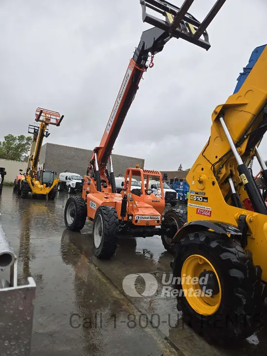 2018 SKYTRAK 8042 Forklift