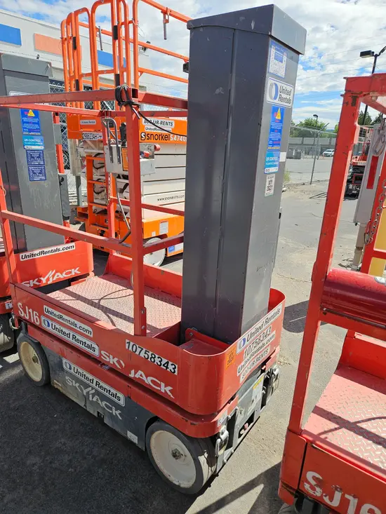 2018 Skyjack SJ16 Self-Propelled One-Person Lift