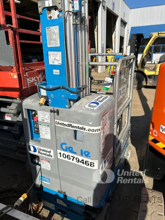 2017 Genie GR-20 Self-Propelled One-Person Lift