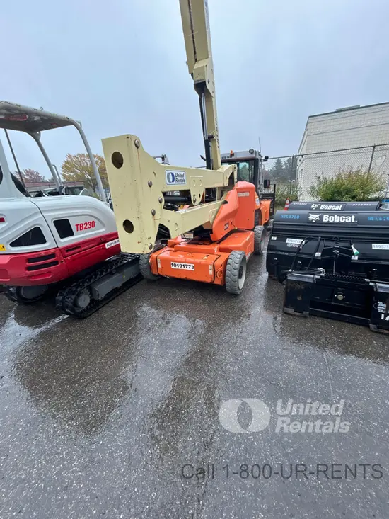 2013 JLG E450AJ Articulating Boom Lift