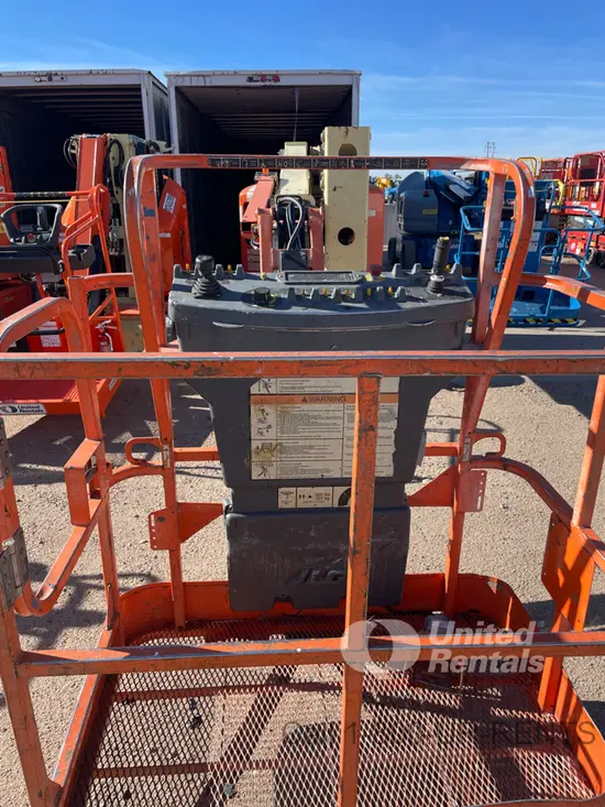 2016 JLG E400AJPN Articulating Boom Lift