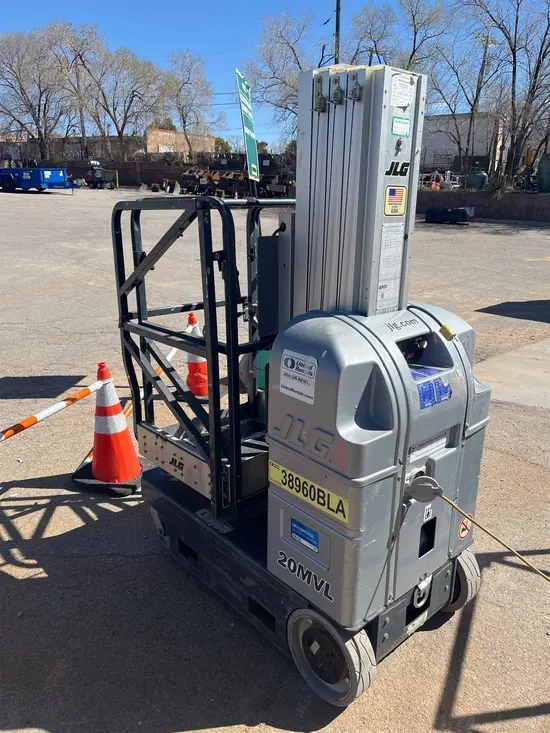 2016 JLG 20MVL Self-Propelled One-Person Lift