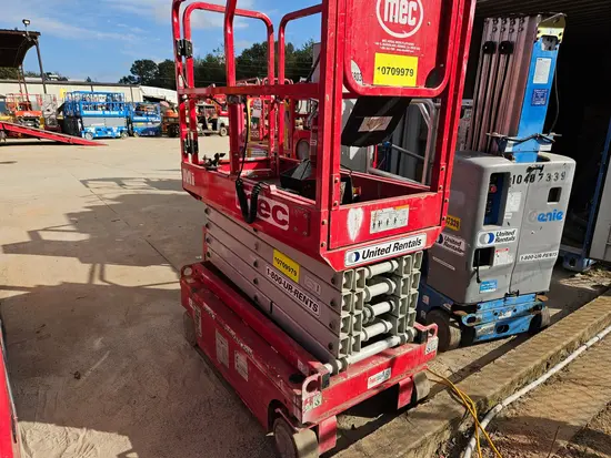 2018 MEC MICRO 19 Scissor Lift