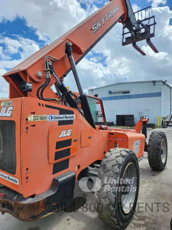 2018 SKYTRAK 8042 Forklift