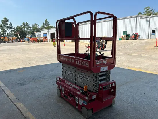 2018 MEC MICRO 19 Scissor Lift