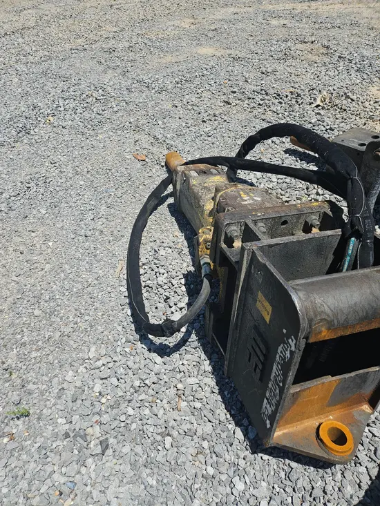 2018 Atlas Copco SB 452 Attachment