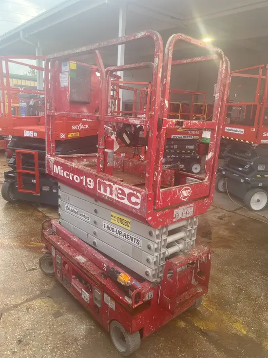 2018 MEC MICRO 19 Scissor Lift