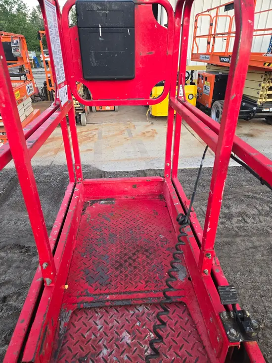 2021 MEC MICRO 19 Scissor Lift