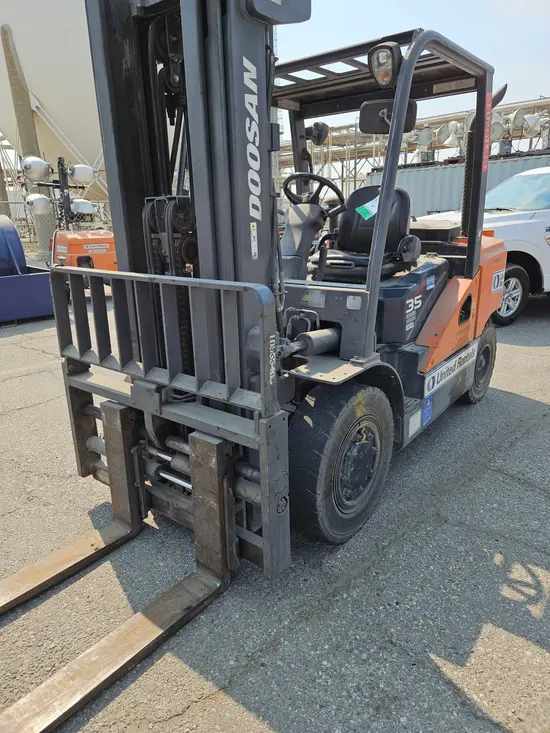2019 Doosan D35S-7 Warehouse Forklift