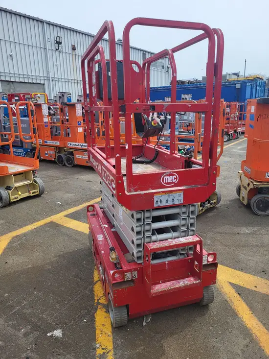 2018 MEC MICRO 19 Scissor Lift