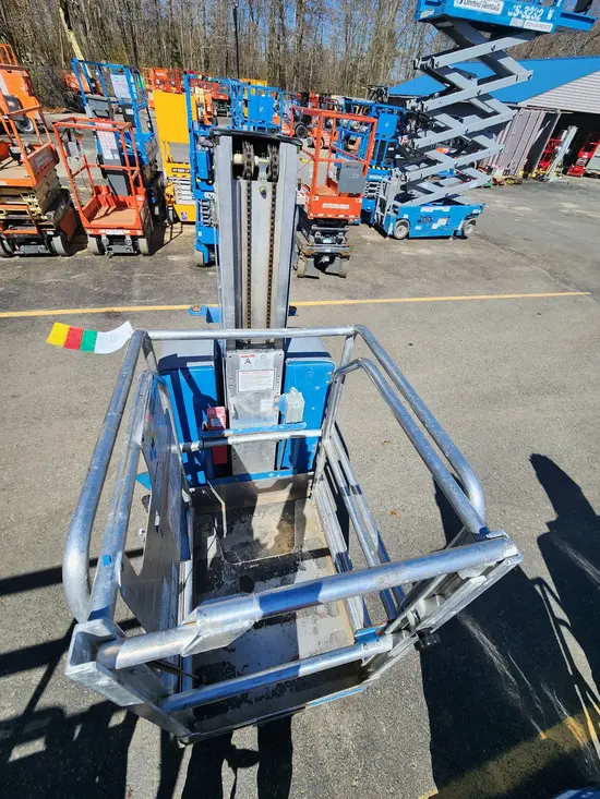2018 Genie GR-20 Self-Propelled One-Person Lift