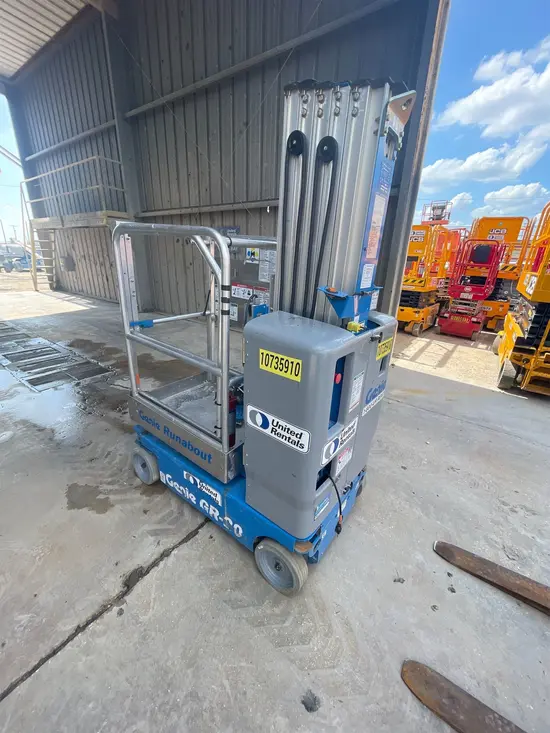 2018 Genie GR-20 Self-Propelled One-Person Lift