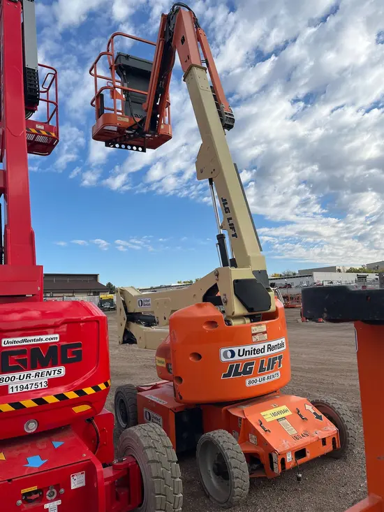2016 JLG E400AJPN Articulating Boom Lift