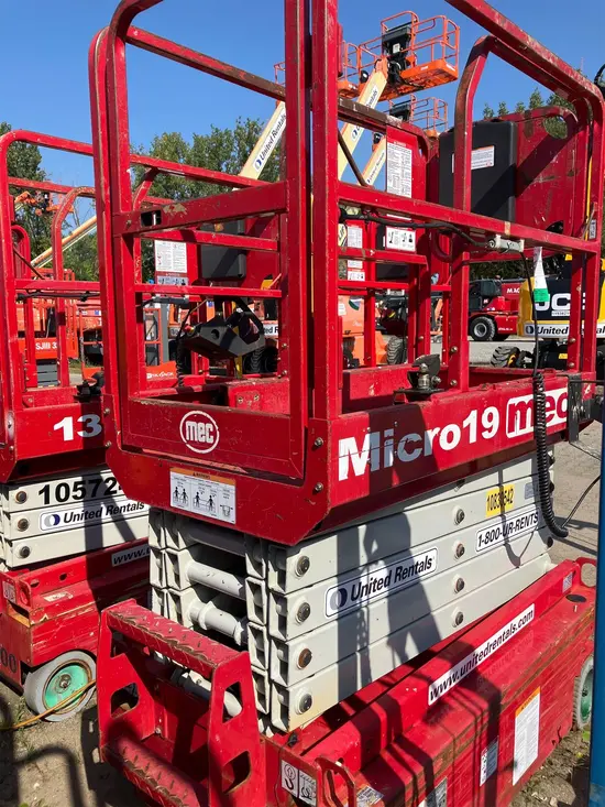 2018 MEC MICRO 19 Scissor Lift