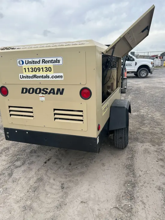 2021 Doosan P425/HP375WCUT4 Air Compressor