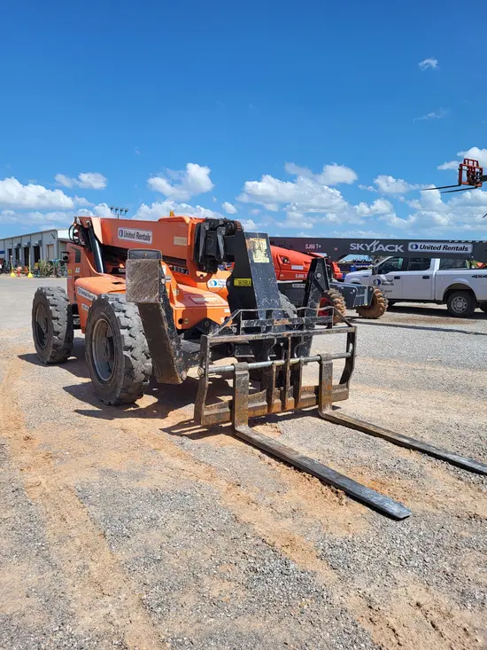 2017 SKYTRAK 10054 Forklift