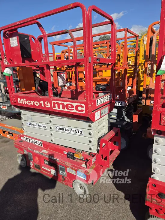 2017 MEC MICRO 19 Scissor Lift