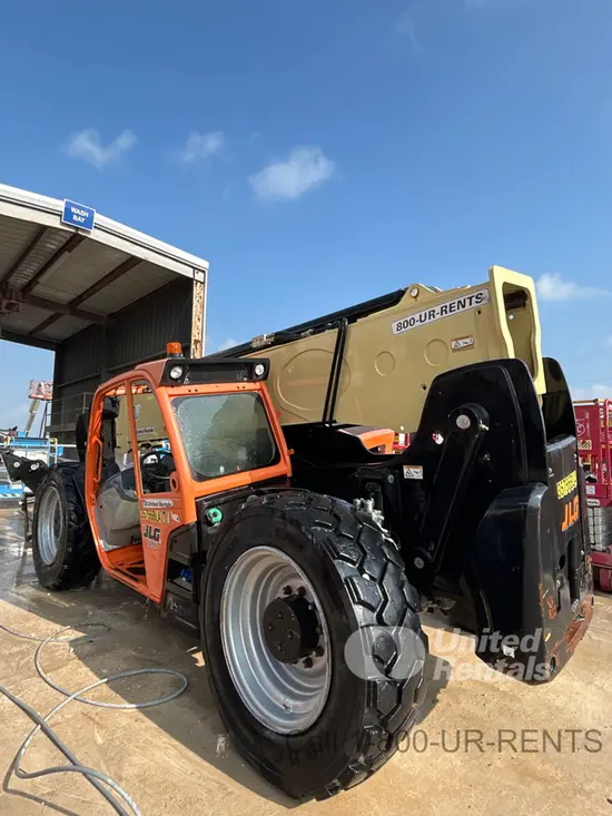 2016 JLG 1055 Forklift