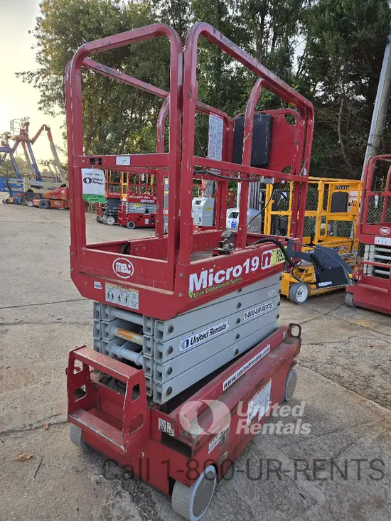 2019 MEC MICRO 19 Scissor Lift