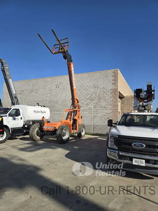 2018 SKYTRAK 8042 Forklift