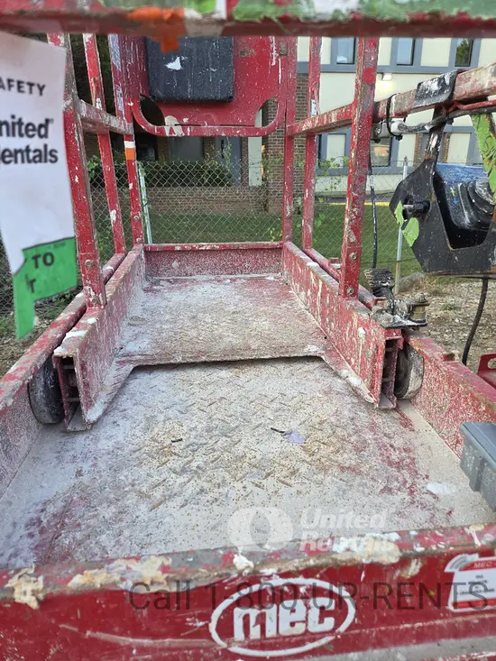 2020 MEC MICRO 19 Scissor Lift