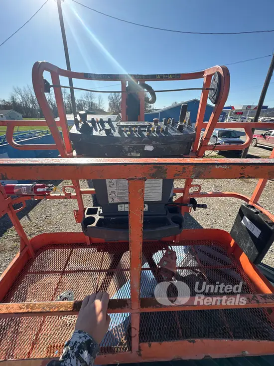 2017 JLG 450AJ Articulating Boom Lift