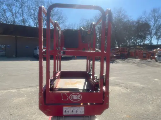 2018 MEC MICRO 19 Scissor Lift
