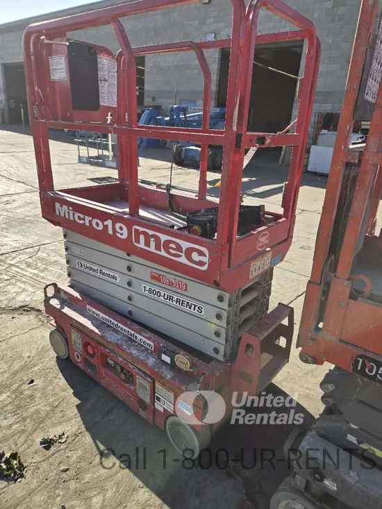 2018 MEC MICRO 19 Scissor Lift