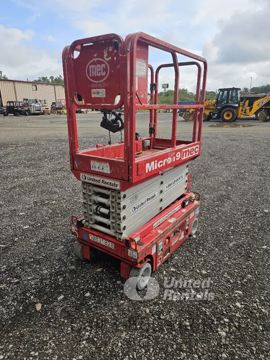 2018 MEC MICRO 19 Scissor Lift