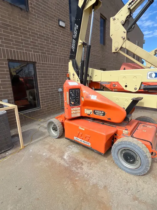 2013 JLG E400AJPN Articulating Boom Lift