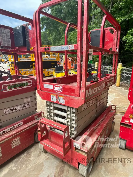 2019 MEC MICRO 19 Scissor Lift