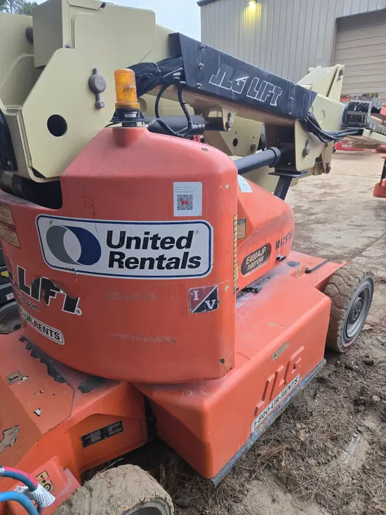 2013 JLG E400AJPN Articulating Boom Lift