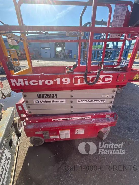 2018 MEC MICRO 19 Scissor Lift