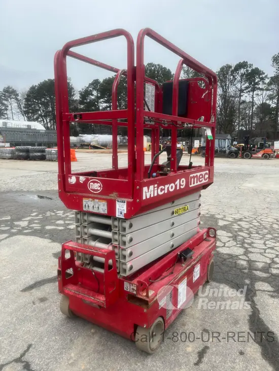 2018 MEC MICRO 19 Scissor Lift