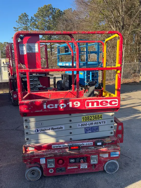 2018 MEC MICRO 19 Scissor Lift